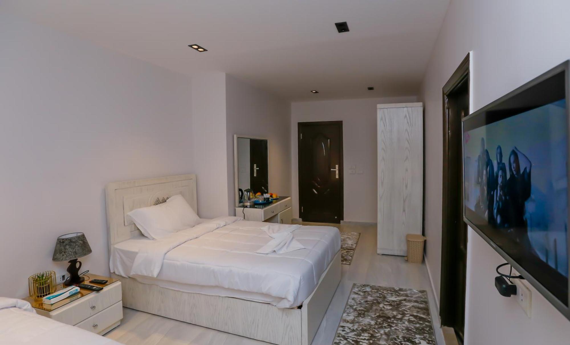 Pyramids Land Palace Kafrat al Jabal Экстерьер фото